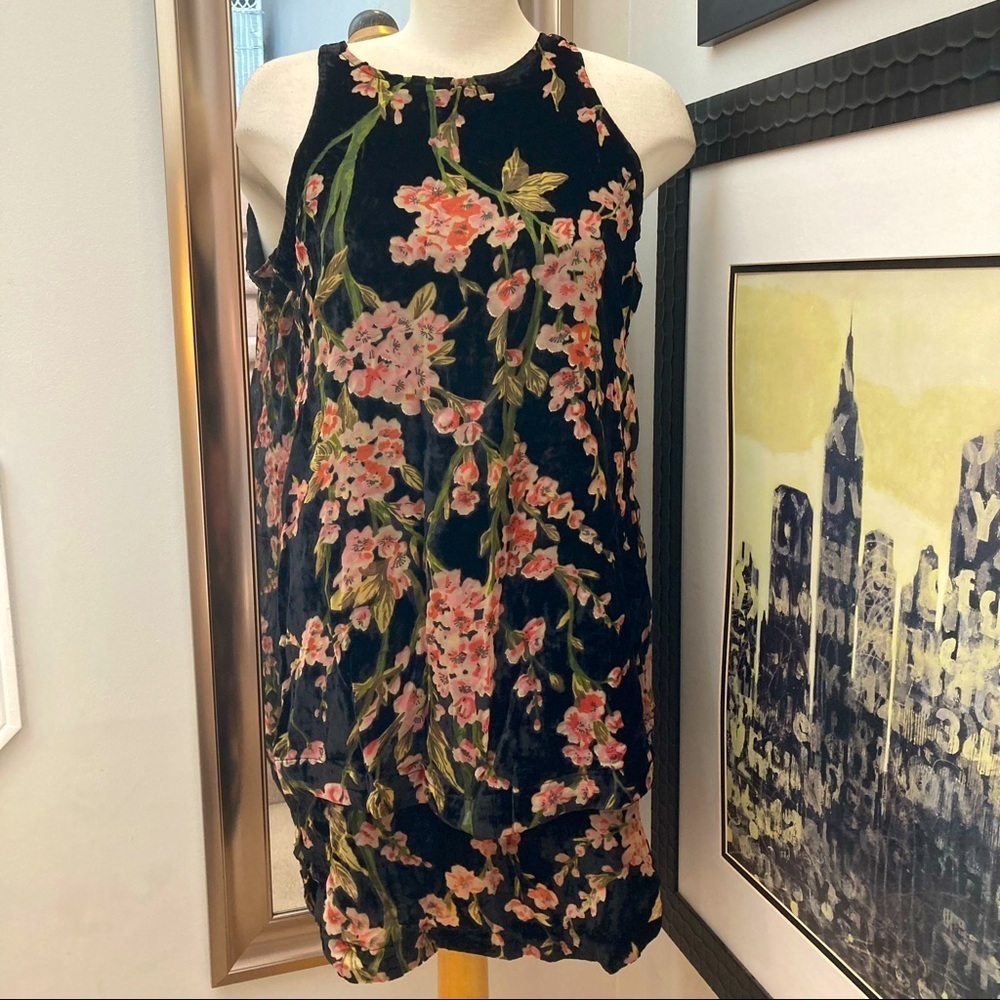 NWT Simply Noelle black burnout velvet secret garden dress. Size medium